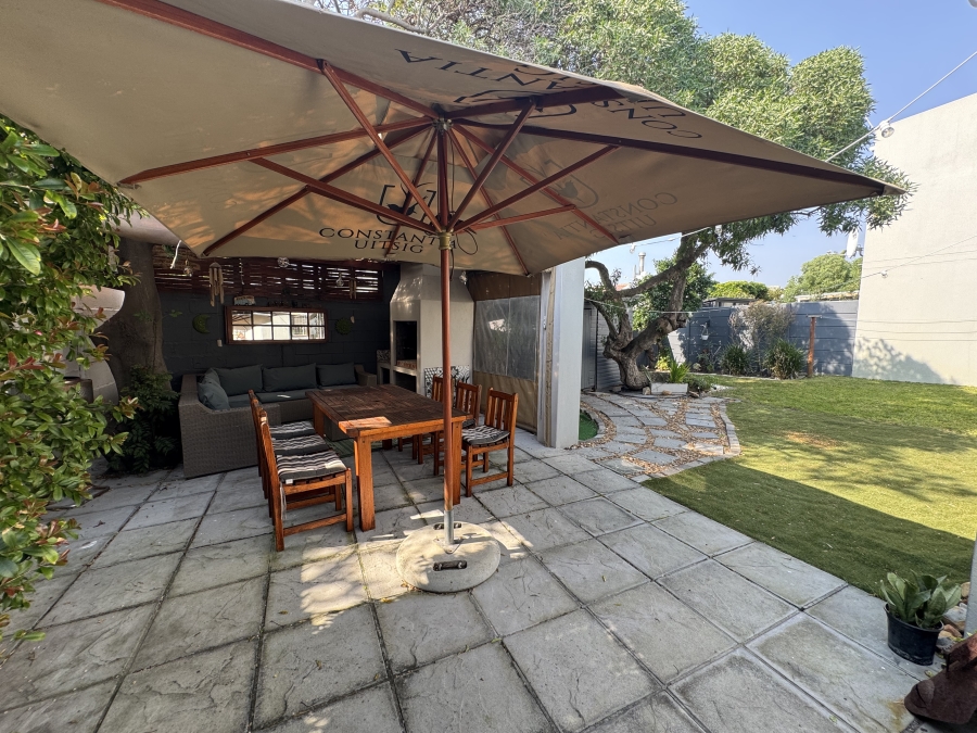 To Let 1 Bedroom Property for Rent in Kirstenhof Western Cape